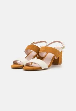 Pier One Leather - Sandales - White/Cognac -Pier One Boutique 1342743762264bc58174535dd46482c5