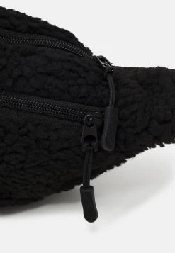 Pier One Unisex - Sac Banane - Black -Pier One Boutique 1359e1e4577d4f99aa4271e5fdf8ee11