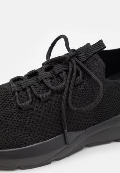 Pier One Unisex - Baskets Basses - Black -Pier One Boutique 65995386a3d84cd3a2106406efd96c10