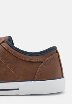 Pier One Unisex - Baskets Basses - 708 -Pier One Boutique 6cb9961057c1485da074209b854ade4a