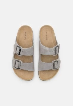 Pier One Leather Unisex - Chaussons - Grey 11 Pier One Leather Unisex - Chaussons - Grey -Pier One Boutique 6e172422b00e484a8ac21c5f565af9d6