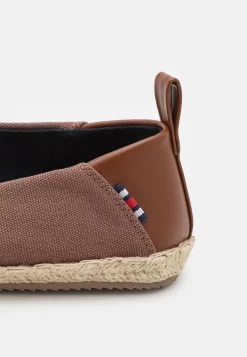Pier One Unisex - Espadrilles - Brown -Pier One Boutique 9a52ce945a2849ed8945c8f267c0bb52