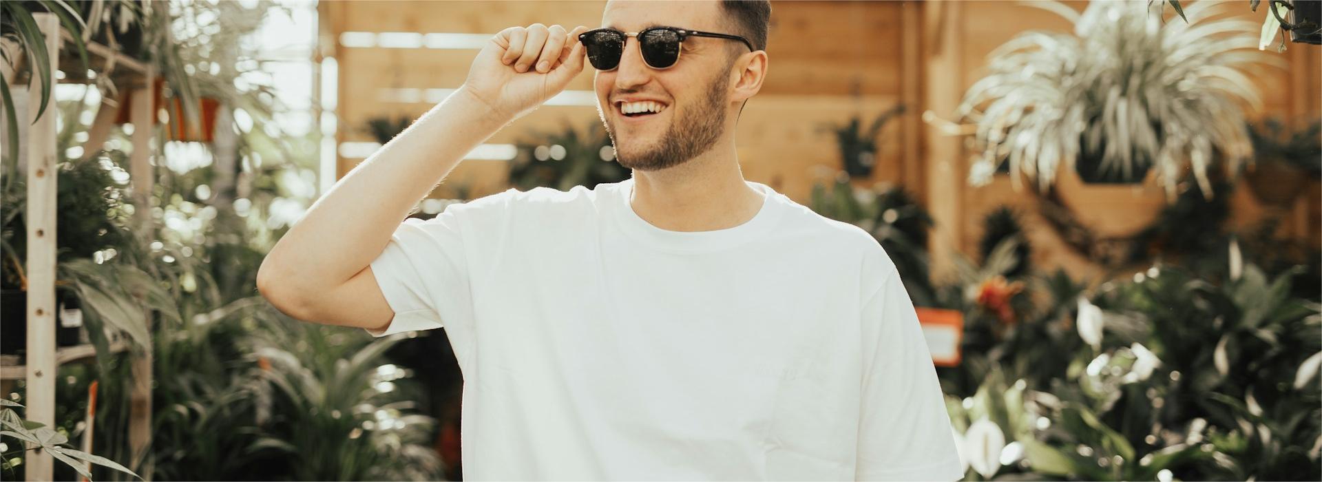 Devant -Pier One Boutique brooke cagle pPtLSKseW78 unsplash